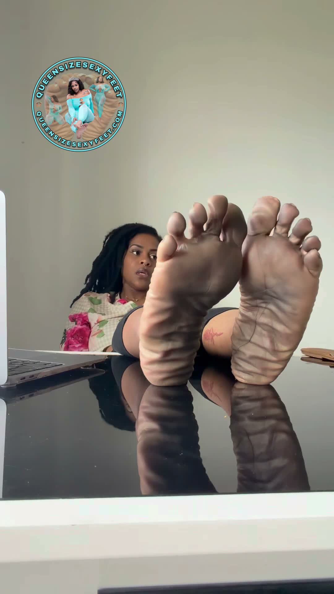 Boss Lady Stink Feet Glitching